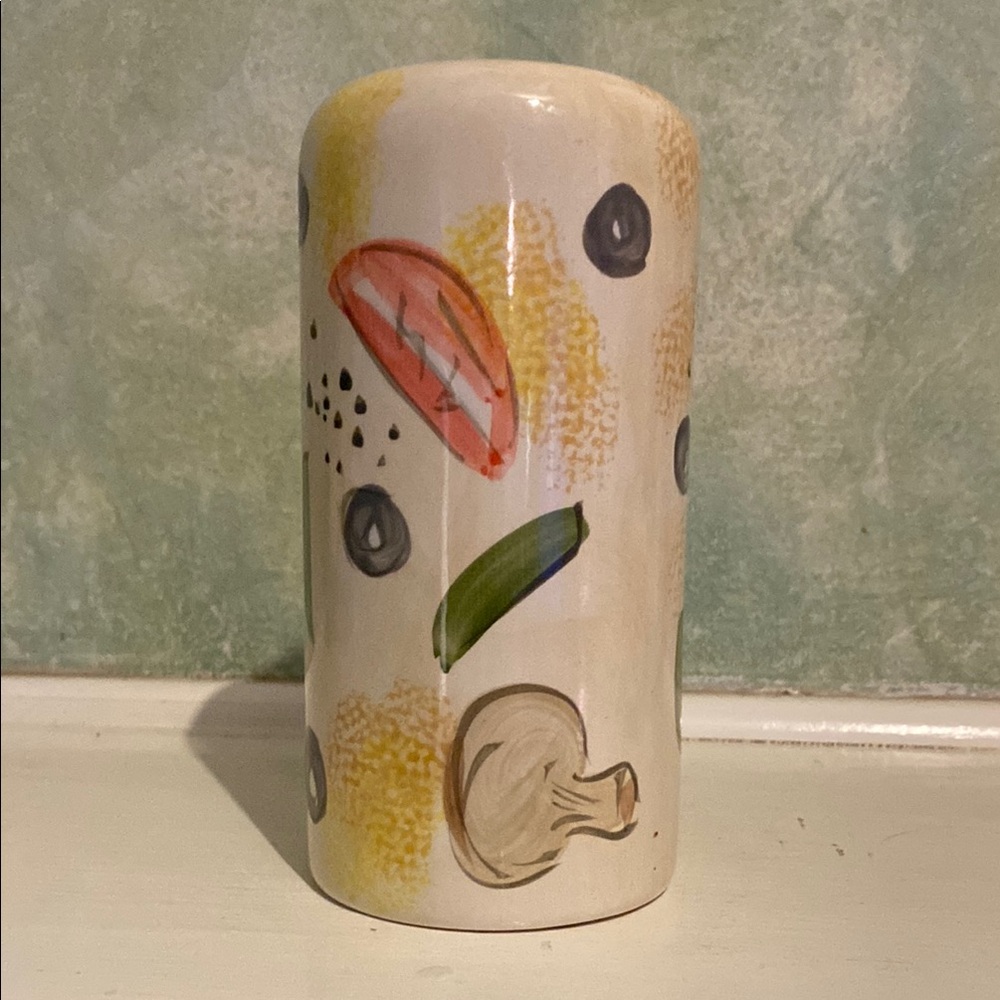 5/$25 Noble Excellence Chili flakes shaker for pizza night